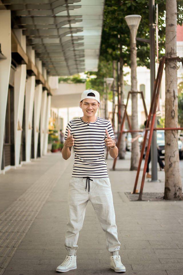 Chàng trai hát rong vừa gây chú ý tại The Voice 2017 là ai?-5