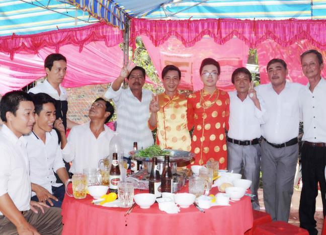 Dam cuoi dac biet cua cap doi dong tinh o Tien Giang