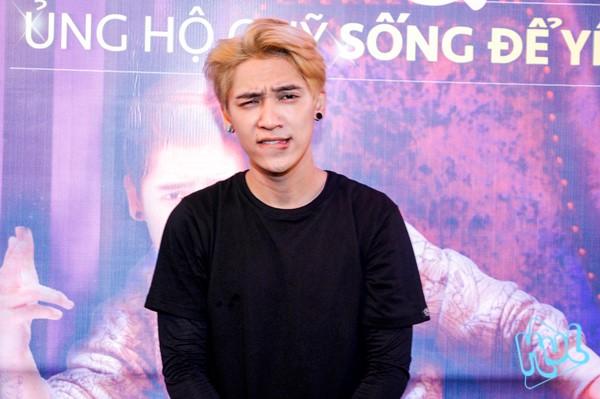 Chang duong day thu thach dang cho Erik sau khi roi Monstar hinh anh 2