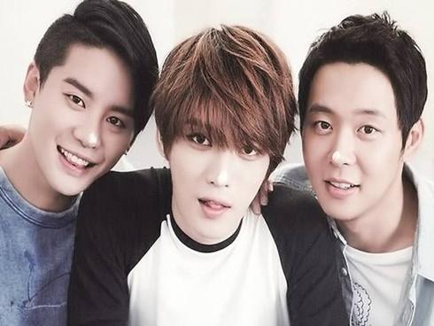 Trong showbiz Hàn, tỉ lệ ăn chia lợi nhuận giữa nghệ sĩ và công ty quản lý ra sao?