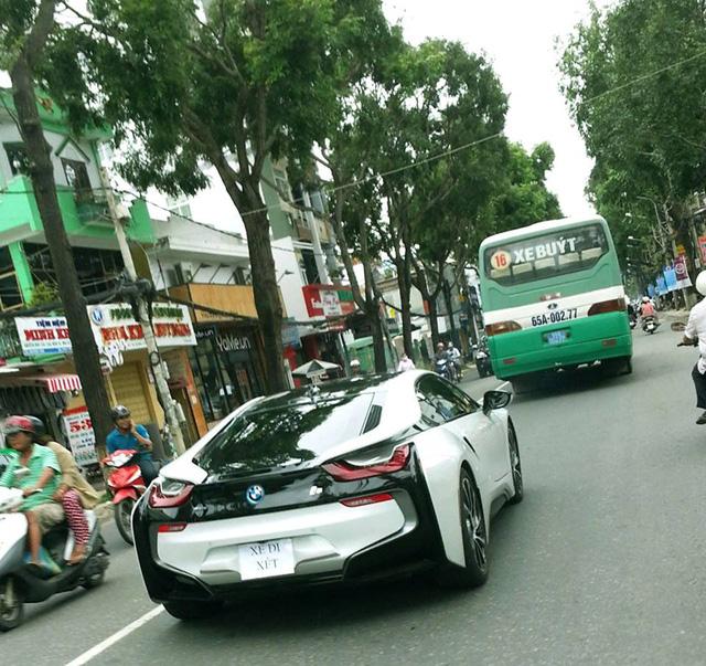 Các thiếu gia miền Tây thu nạp thêm xe sang BMW i8 - Ảnh 5.