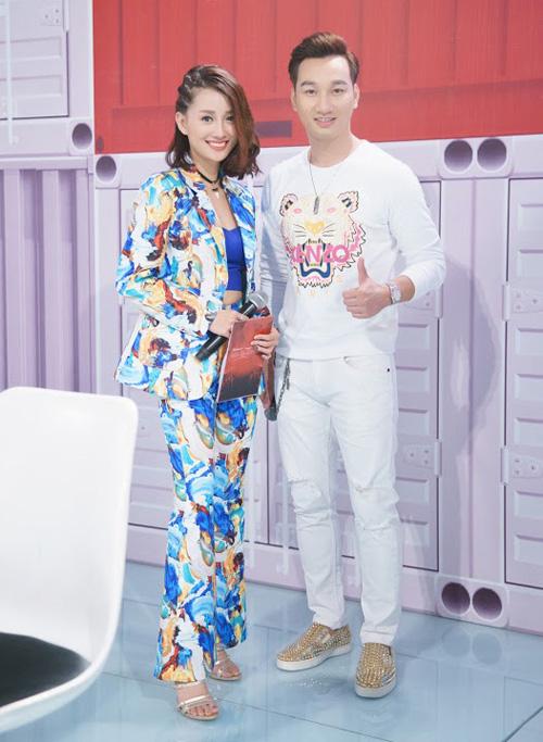 btv quynh chi "lot xac" tai the remix khien nguoi ham mo tron mat thich thu - 8