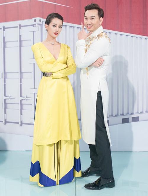 btv quynh chi "lot xac" tai the remix khien nguoi ham mo tron mat thich thu - 10