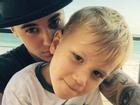 Cậu em trai 8 tuổi của Justin Bieber chia sẻ chuyện 'yêu' người hơn tuổi cực hài hước