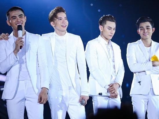 Công ty quản lý nhóm nhạc: Đầu tư lớn, rủi ro nhiều