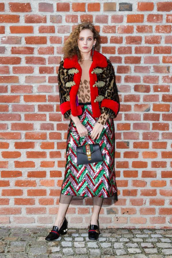 hoa hau do my linh dung giay hieu xa xi voi loat sao quoc te - 8