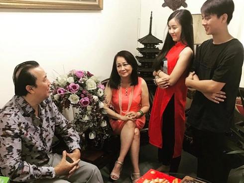 Động thái này làm rộ lên nghi ngờ Hoài Lâm đã âm thầm kết hôn với bạn gái