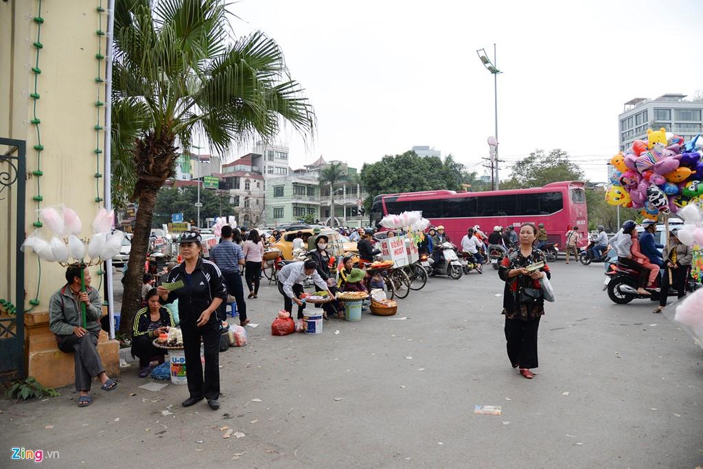 Le hoi hoa hong Bulgaria e khach, ve cho den giam gia hinh anh 2