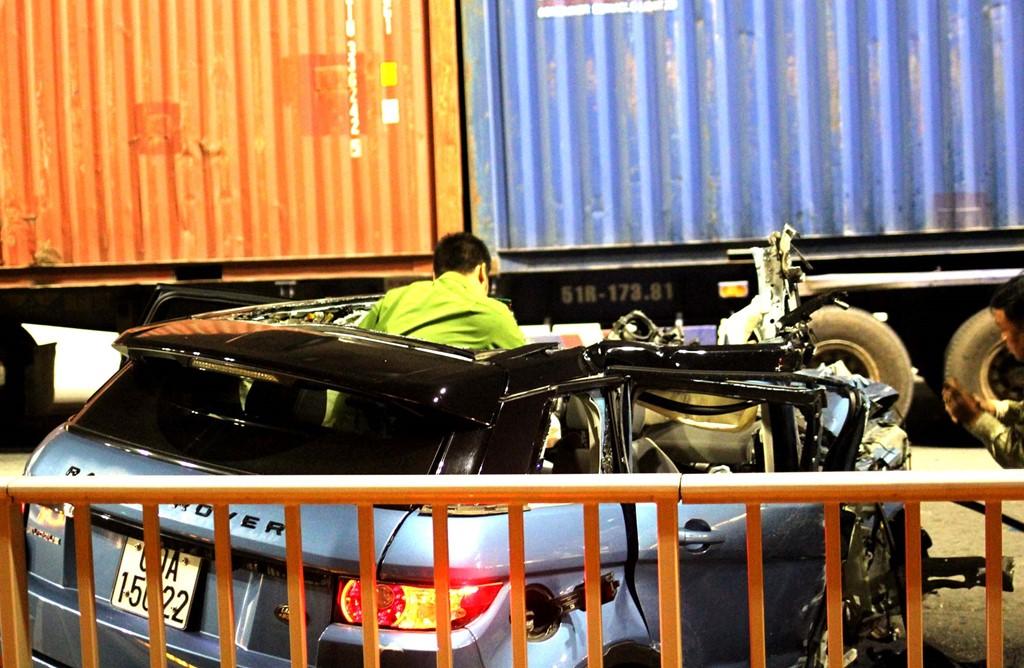 Doi trai gai vang khoi oto Range Rover sau tai nan, mot nguoi tu vong hinh anh 5