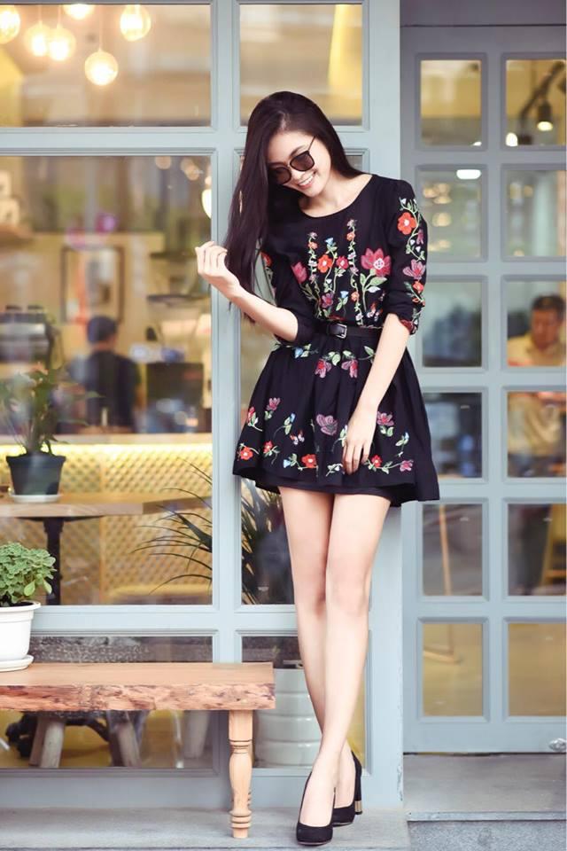 my nhan viet dai chien tren duong pho voi gam mau den dinh cao - 6