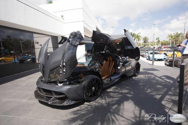 Đại lý Mỹ rao bán 2 siêu phẩm Pagani Huayra hàng hiếm - Ảnh 2.