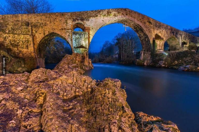 Cầu Cangas de Onís, Tây Ban Nha