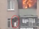 Video: Thót tim người phụ nữ lao từ chung cư xuống đất để thoát khỏi đám cháy
