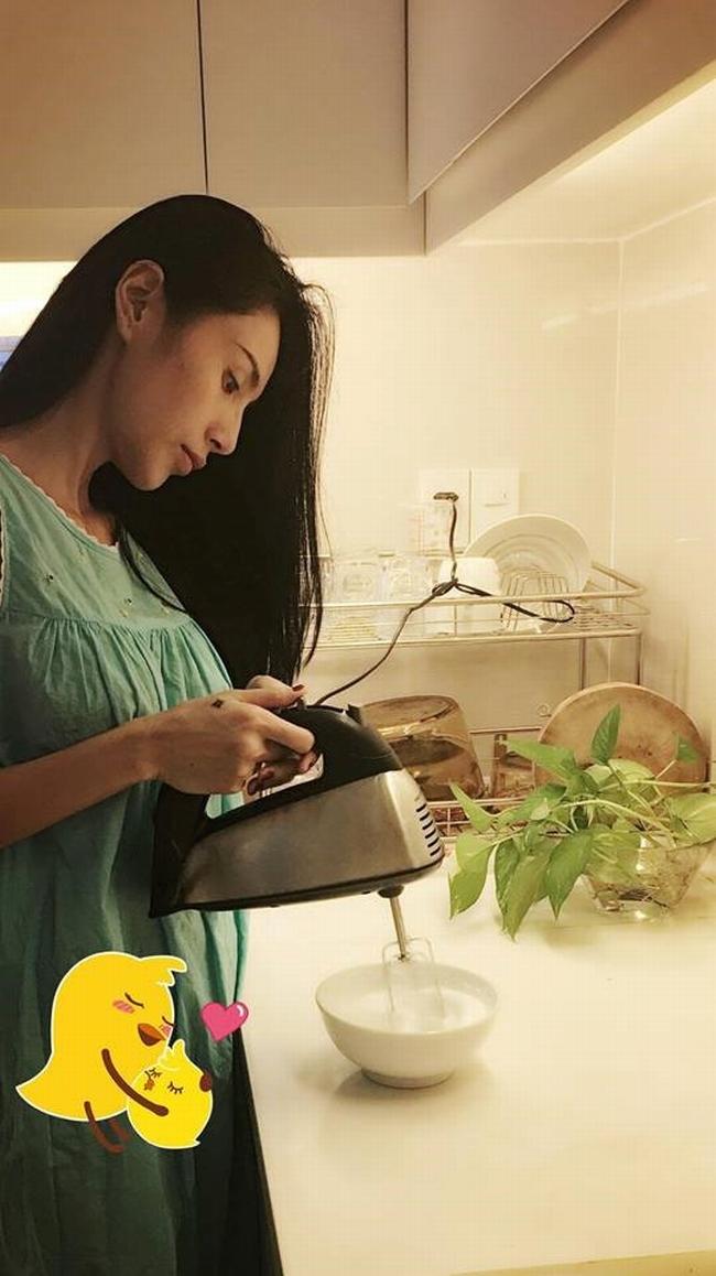 "chet du du" voi anh my nhan viet o nha mot minh hinh anh 1