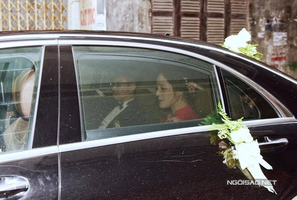 anh-hiem-hoi-ve-le-ruoc-dau-cua-a-hau-hoang-anh-6