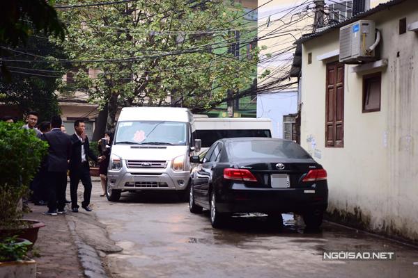 anh-hiem-hoi-ve-le-ruoc-dau-cua-a-hau-hoang-anh-3