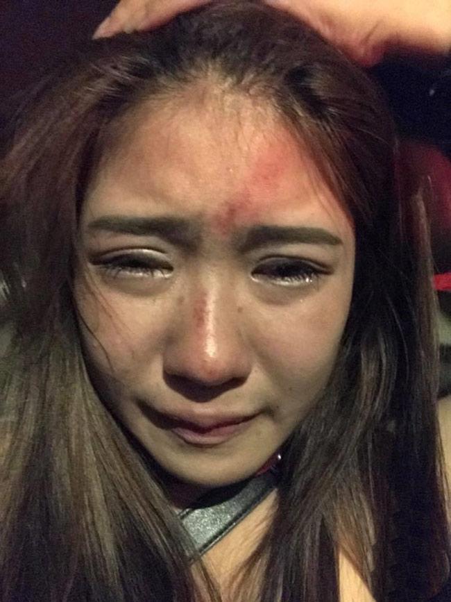 Cô nàng là Jarupak Ridtidach, sở hữu gương mặt xinh đẹp và hàng nghìn lượt theo dõi trên Facebook.  Jarupak cho biết, cô và bạn trai đã có một năm hẹn hò, tuy nhiên chưa từng "đi quá giới hạn".