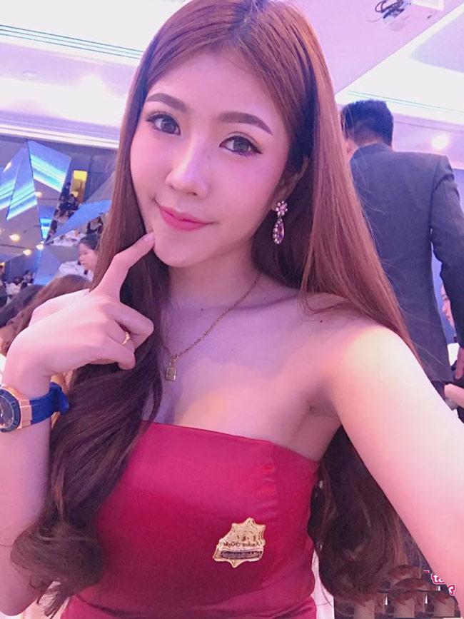 Dù bạn trai nhiều lần "đòi hỏi" nhưng cô nàng vẫn quyết giữ gìn trinh tiết. Jarupak cho hay, do quan niệm khác nhau về tình yêu và tình dục nên chuyện tình cảm của hai người đôi khi "cơm chẳng lành canh chẳng ngọt".