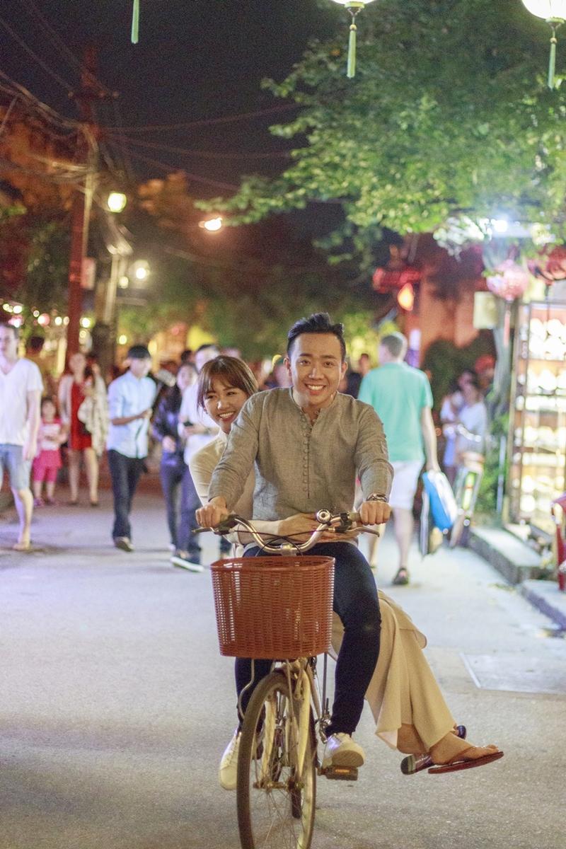 Tan chảy với nụ hôn Trấn Thành dành cho Hari Won ngày 8/3-3