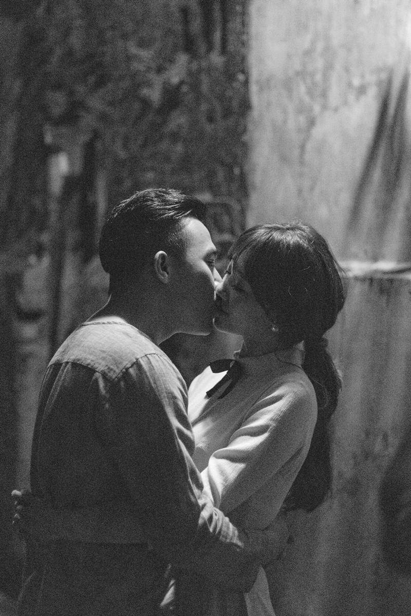 Tan chảy với nụ hôn Trấn Thành dành cho Hari Won ngày 8/3-1