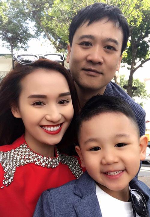 3 sao viet duoc chong chieu nhat hien nay, ai cung phai "ghen ty" - 7