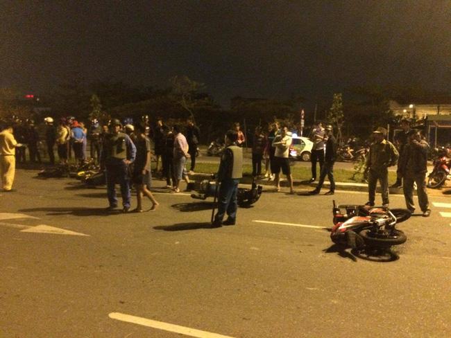 Đà Nẵng: Va chạm liên hoàn giữa 8 xe máy, ít nhất 5 người bị thương - Ảnh 3.