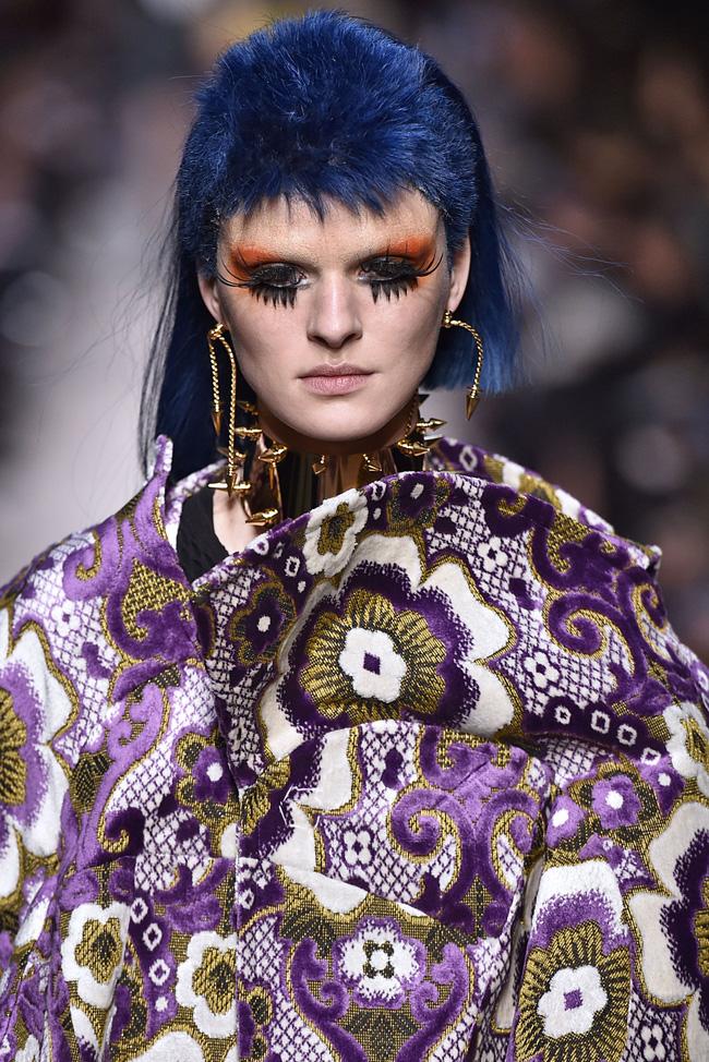 Những kiểu makeup dọa ma khiến người xem phải giật mình tại Tuần lễ thời trang Thu/Đông 2017 - Ảnh 5.