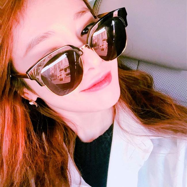 Lee Dong Gun cùng tình mới xuất hiện dè dặt sau khi công khai hẹn hò - Ảnh 3.