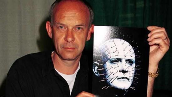 Kể từ năm 1987, Doug Bradley đã có 6 lần thể hiện con quái vật với khuôn mặt đầy đinh này trên màn ảnh.