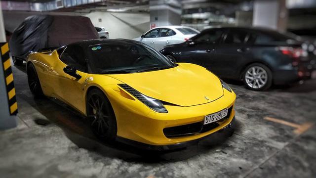 Cặp đôi siêu xe độ Ferrari 458 Italia và Audi R8 phượt xuống Vũng Tàu - Ảnh 2.