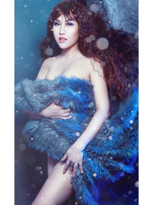 Dù xuất hiện trong các bộ ảnh thời trang, tại sự kiện hay cuộc sống đời thường, Phi Thanh Vân vẫn chọn cho mình phong cách thời trang gợi cảm.