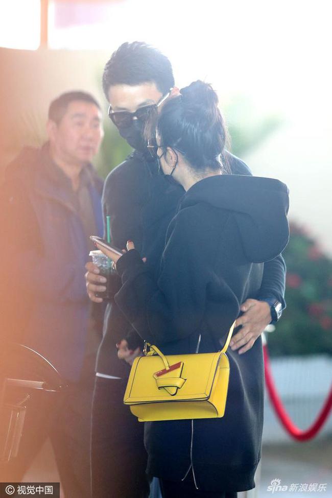 Khoảnh khắc siêu lãng mạn: Lý Băng Băng hun tình trẻ qua lớp... khẩu trang cực ngọt ngào - Ảnh 6.