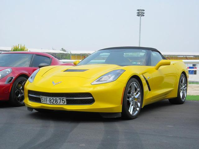 Nữ tay đua đốt lốp Chevrolet Corvette C7 Stingray mui trần tại trường đua 2.000 tỷ Đồng của Dũng lò vôi - Ảnh 8.
