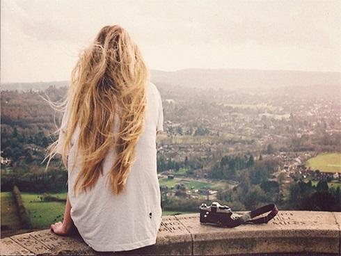 Bố vẫn hay bảo mai này không lấy được chồng, cứ ở nhà làm con ngoan của bố...