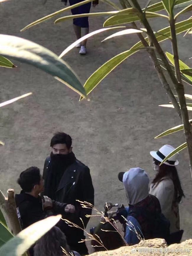 Sở hữu tài sản kếch xù, Châu Kiệt Luân lại để vợ bầu đi máy bay giá rẻ chật chội - Ảnh 7.