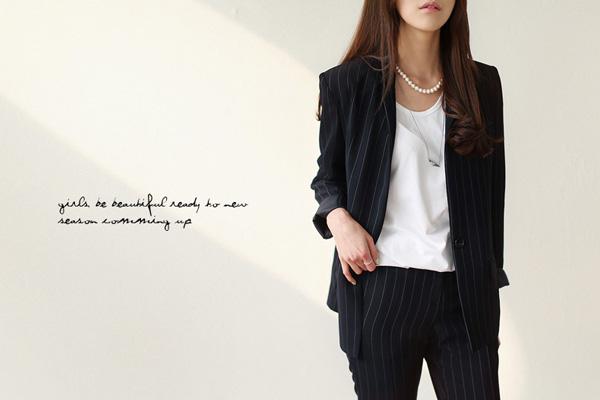 Đừng quên nhấn thêm 4 món phụ kiện này để nâng tầm phong cách cho set đồ công sở đơn giản - Ảnh 9.