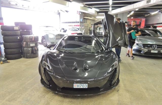 Cựu tay đua F1 Mika Pauli Hakkinen lái siêu xe triệu USD tham quan triển lãm Geneva 2017 - Ảnh 3.