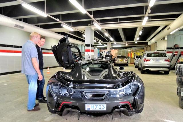 Cựu tay đua F1 Mika Pauli Hakkinen lái siêu xe triệu USD tham quan triển lãm Geneva 2017 - Ảnh 8.