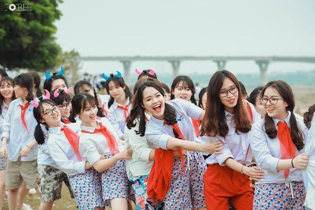 Lí do đằng sau bộ ảnh kỷ yếu ngập trong nước mắt khiến ai cũng bồi hồi - Ảnh 12.