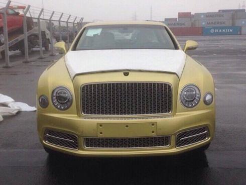 Xe siêu sang Bentley Mulsanne 2017 đầu tiên đặt chân đến Việt Nam