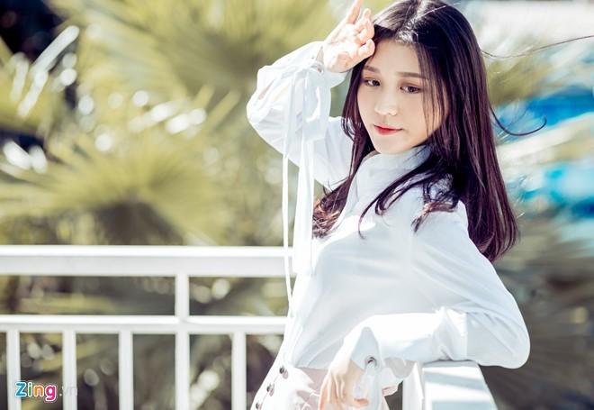 Nhung co gai bong dung noi tieng tren mang nam 2017 hinh anh 1