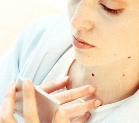 not-ruoi-o-nguc-va-co-phu-nu