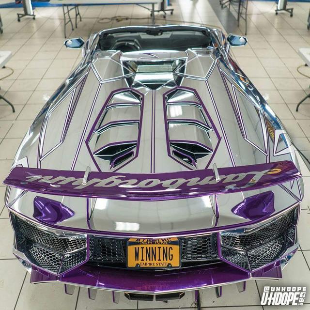 Lamborghini Aventador SV mui trần nổi bật với bộ cánh mạ crôm phối tím - Ảnh 5.