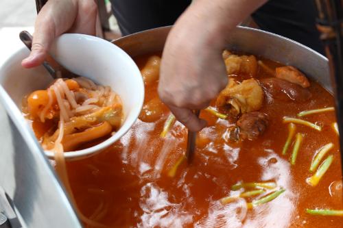 nhung mon an duong pho luc cung dong nghit khach o sai gon hinh anh 4