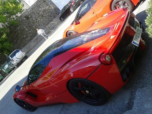 Bắt gặp Bugatti Chiron của cựu chủ tịch Volkswagen trên đường không giới hạn tốc độ - Ảnh 4.