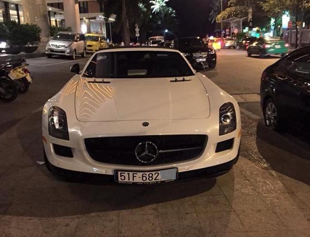 Bộ đôi siêu xe Mercedes-Benz hàng hiếm của đại gia Trung Nguyên cùng nhau đọ dáng - Ảnh 5.