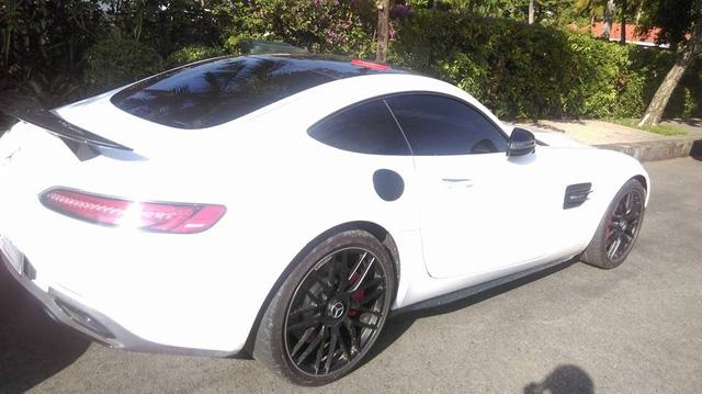 Bộ đôi siêu xe Mercedes-Benz hàng hiếm của đại gia Trung Nguyên cùng nhau đọ dáng - Ảnh 3.