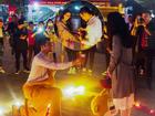 Màn cầu hôn lãng mạn của 'chàng khỉ Hải Phòng' khiến dân mạng thích thú