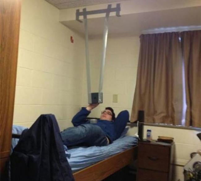 den "bo tay" voi nhung con nguoi qua luoi bieng hinh anh 2