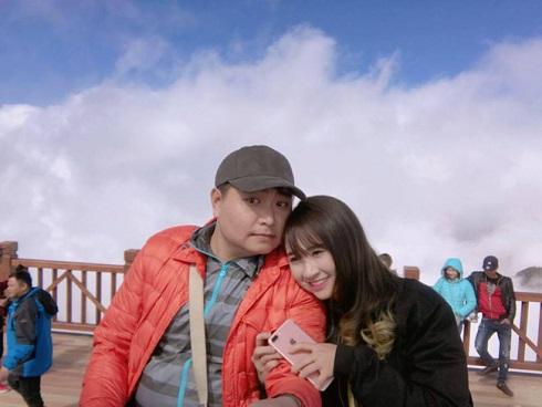 Chú rể nặng gần 6 tạ nằm trên giường đi đón dâu và cô vợ còn khiến mọi người ngỡ ngàng hơn-12